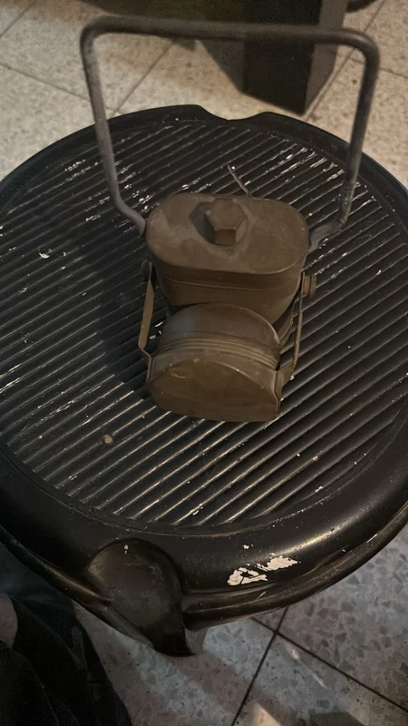 פנס צבאי עתיק.